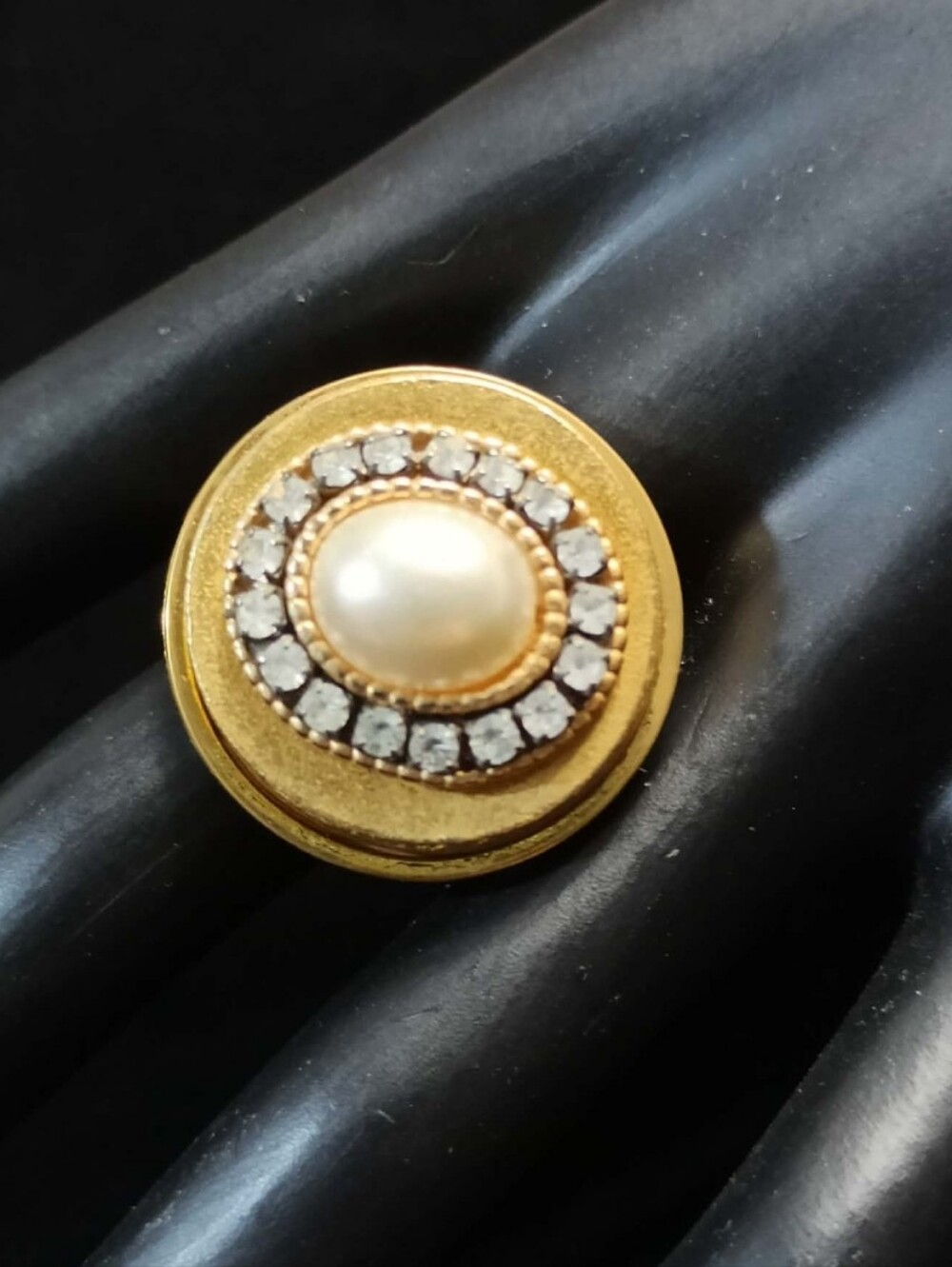 Vintage 80’s Faux Pearl Rhinestone Gold Tone Ring Adjustable Statement Ring